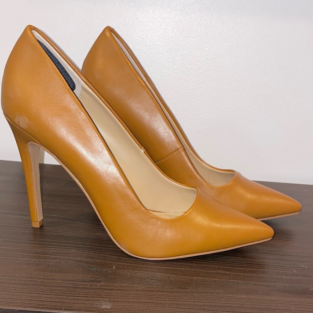 Camel Leather Pumps